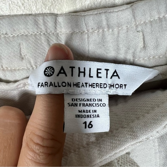 Athleta Womens Farallon Heathered Cream Shorts Plus Size 16 Cotton Blend - Picture 3 of 8